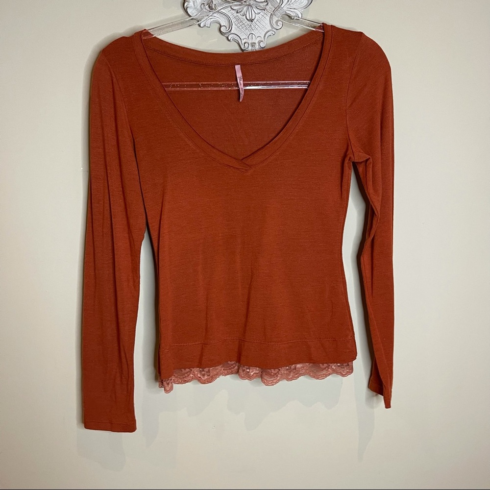 Back Stage V-neckline Top with long sleeves P-9